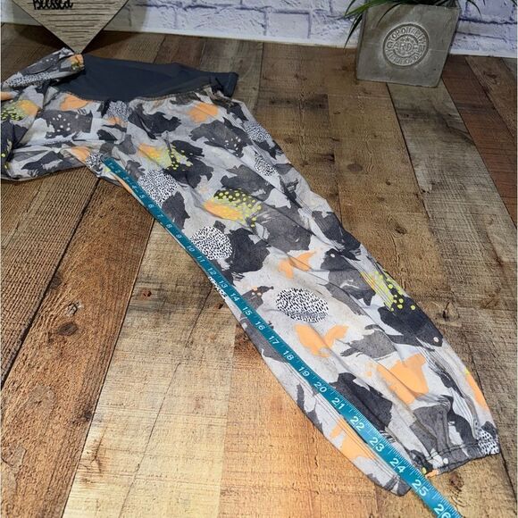 Lululemon Om Pant
Mini Art Pop White Multi / Slate - Picture 9 of 16